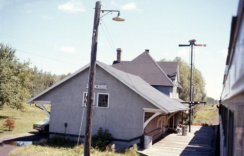 Pinewood CN Station